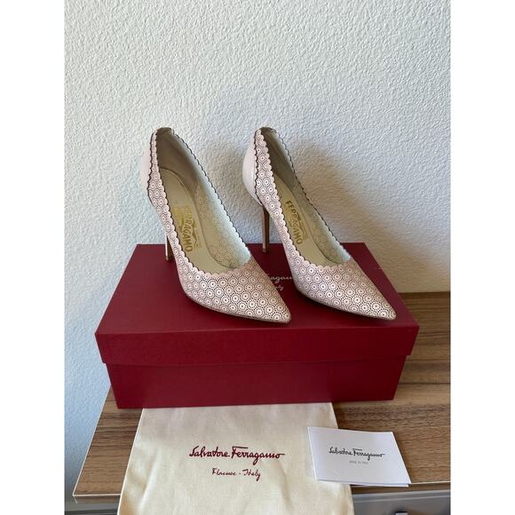 Salvatore Ferragamo Macaron Nappa Calf Scalloped Pumps Blush Pink – Size 7 - Picture 1 of 4
